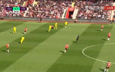 1649515107995086264.gif